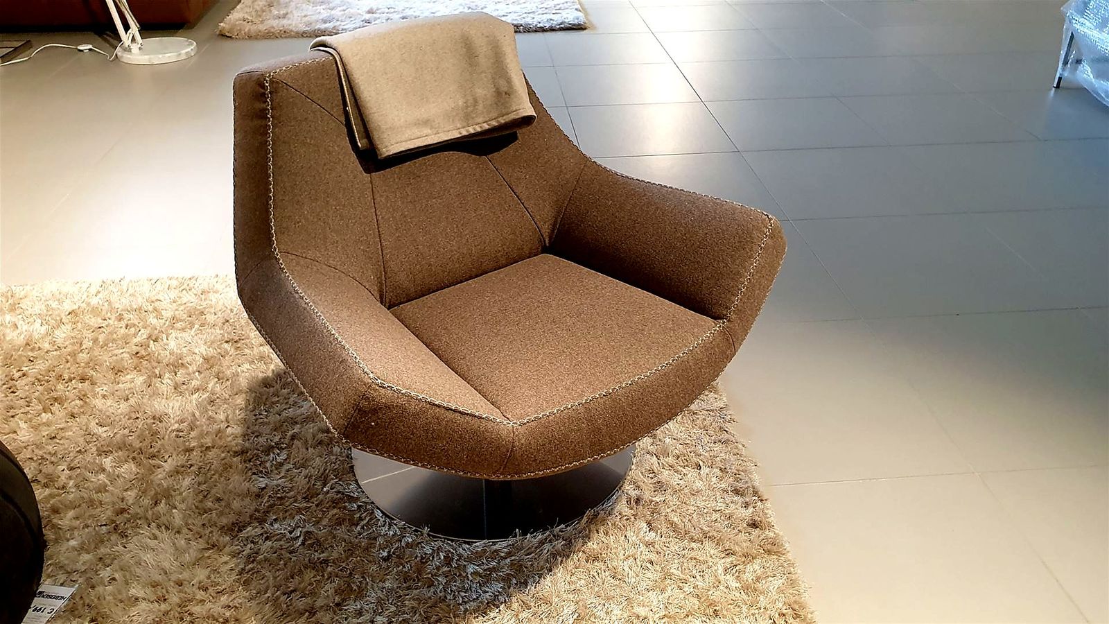 Sessel, Bezug: Stoff Columbia CA1166-023, Gestell: Drehteller Edelstahl