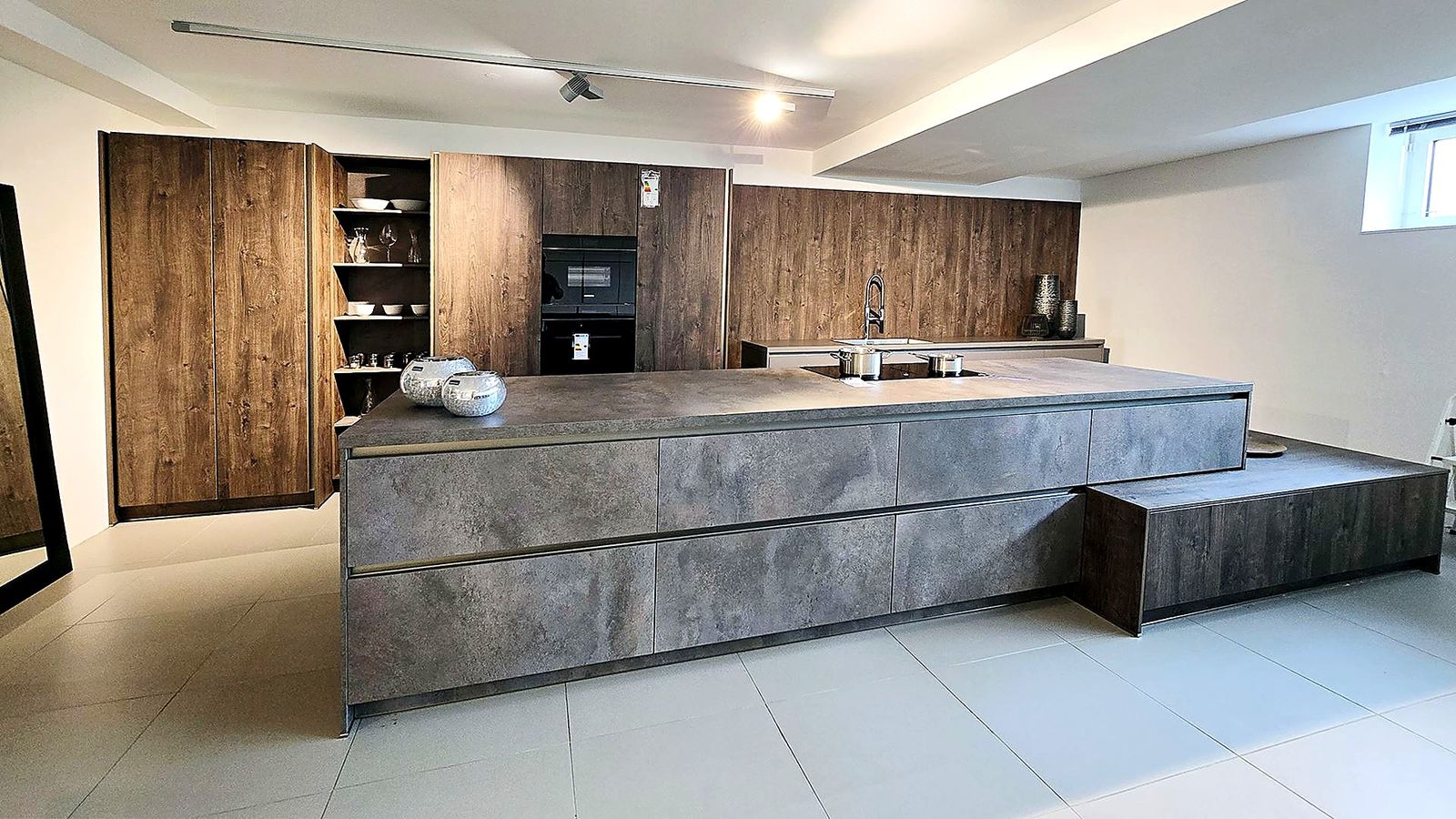 Raumidee 1002, Copper mit Eiche Tabak mit Titan