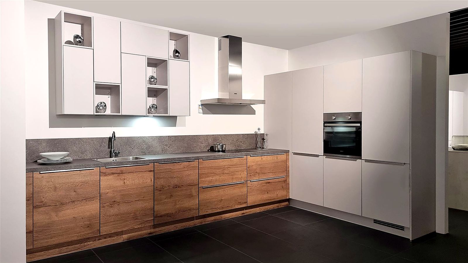 Raumidee 3165, Laser Seidengrau mit Structura Eiche Havanna